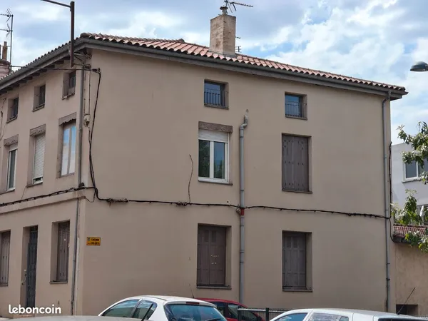 T2 entièrement à rénover quartier pierre Semard 24m2