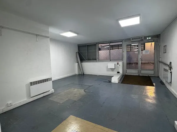 LOCAL COMMERCIAL 760M²