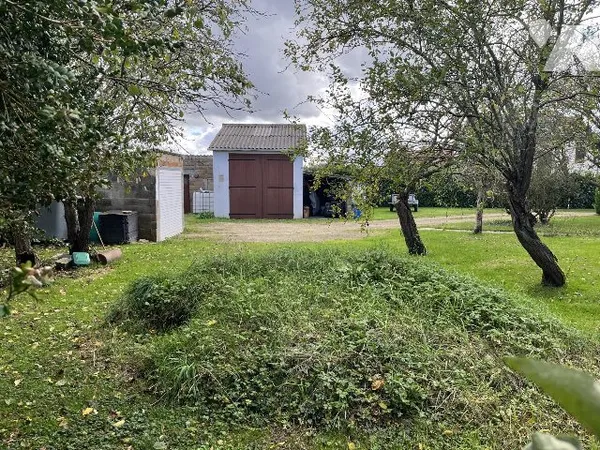 Terrain 843 m²