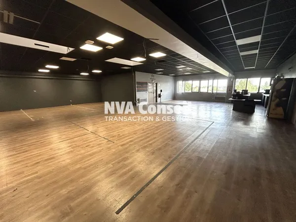 Bureaux 570 m²