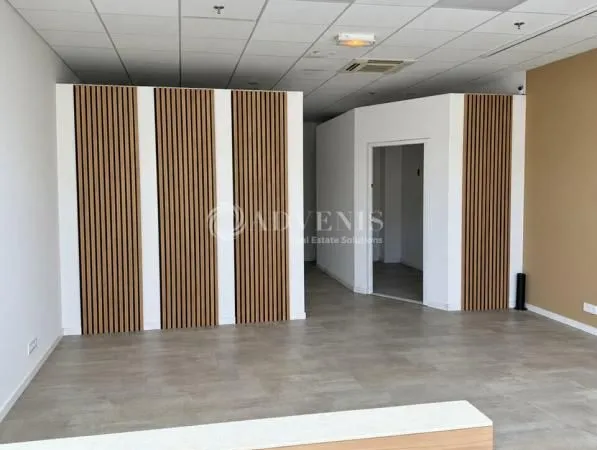 Local commercial 110 m²