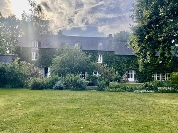 Maison 10 pièces 300 m²