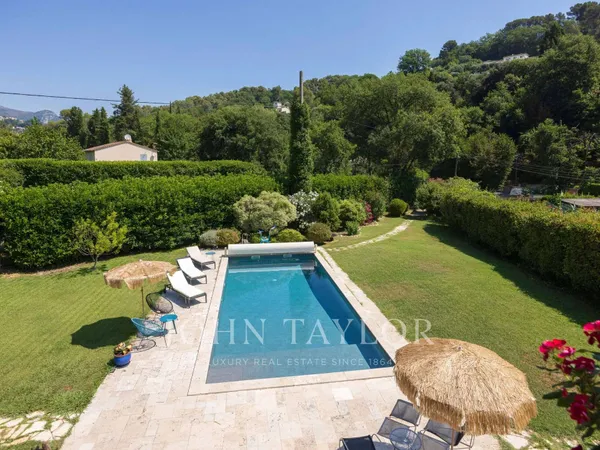 Maison 7 pièces 263 m²