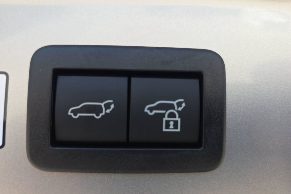 Toyota C-HR — photo 22