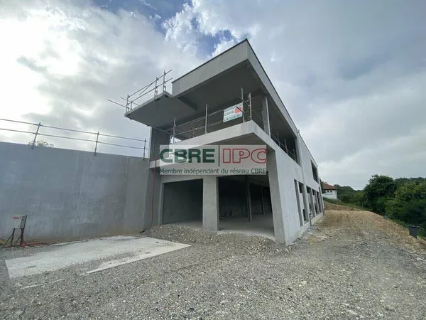 Local commercial 174 m²