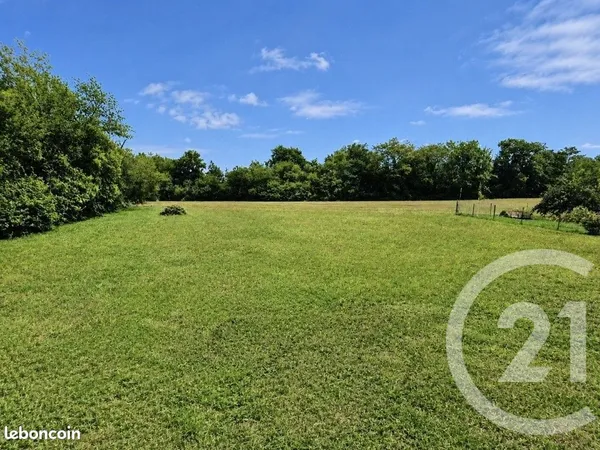 Terrain 570 m² Mereville