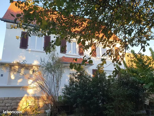 Grande maison avec terrain et possibilité d'extension