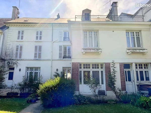 Propriété 10 pièces 331 m²