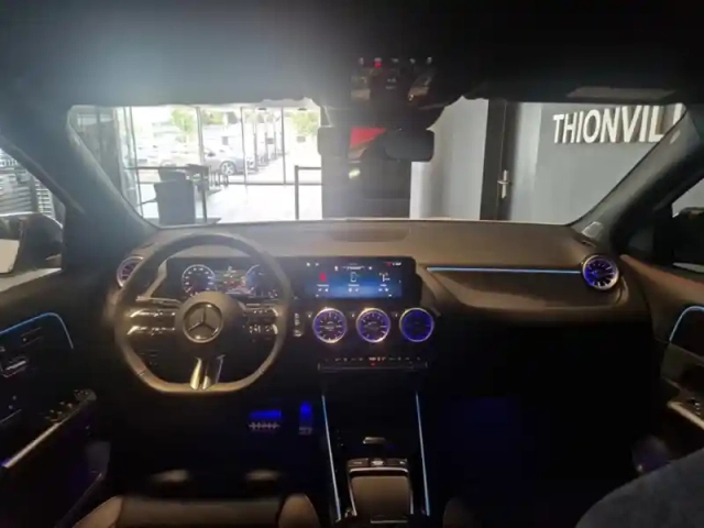 Mercedes Gla 200 d amg line — photo 38