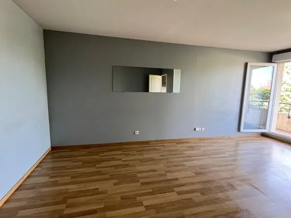 Résidence récente, appt 2 pièces 42 m²