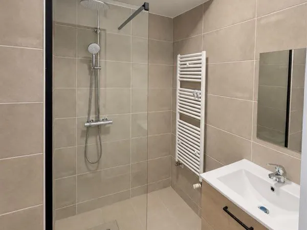À louer - Studio meublé de 25 m² entièrement rénové - Grenoble