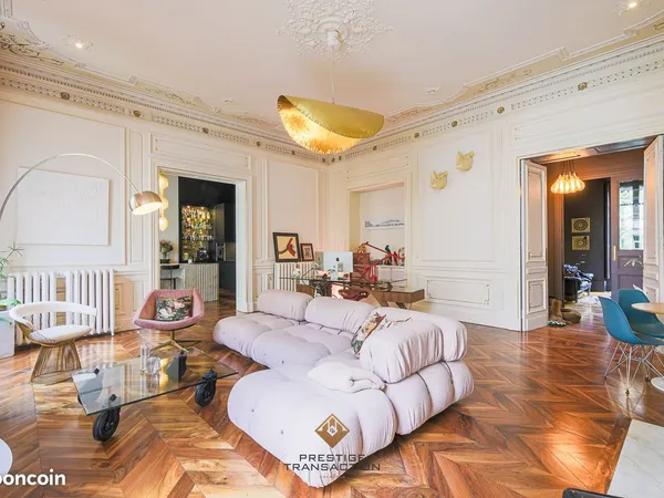 Appartement 5 pièces 141 m²