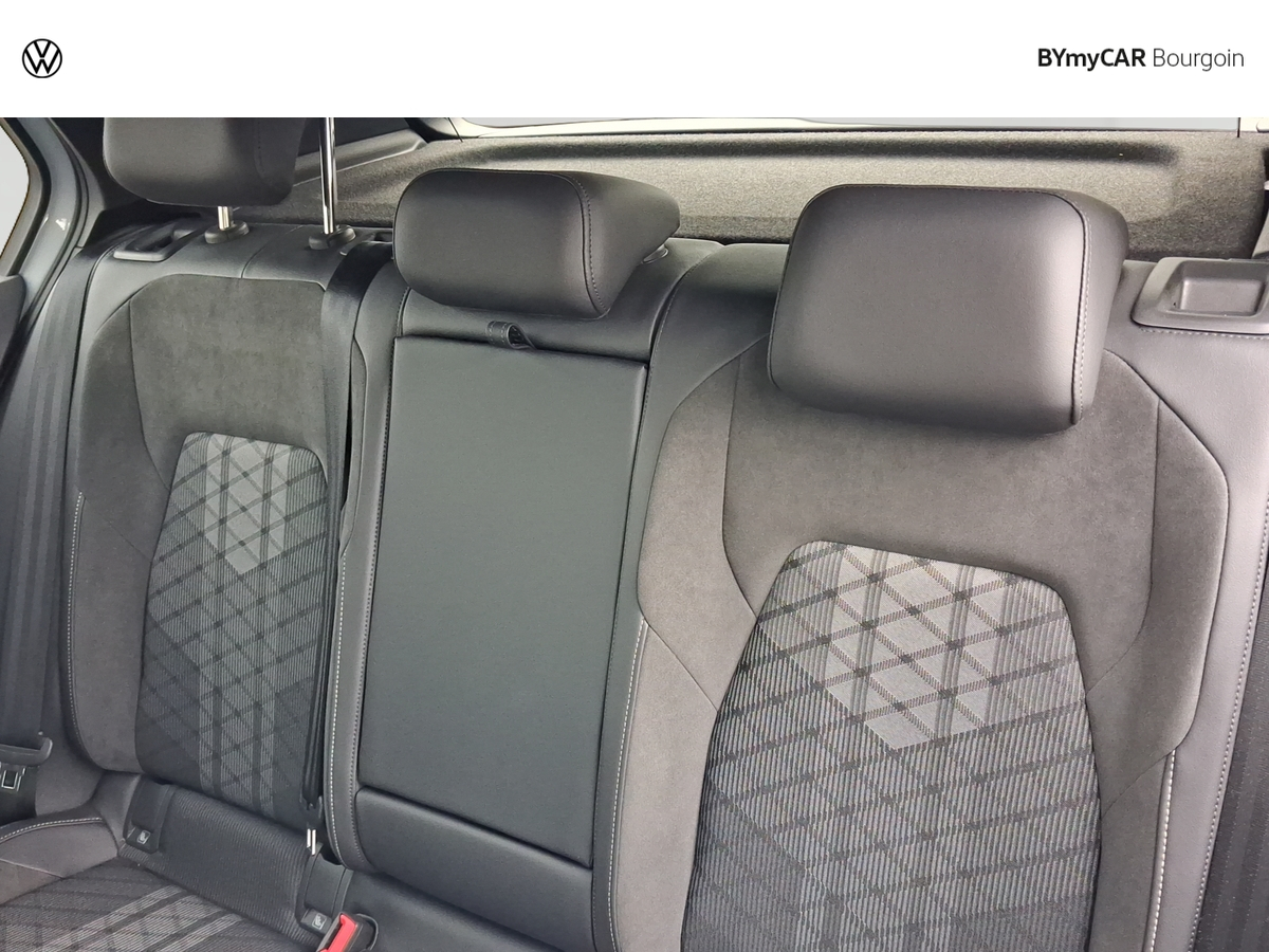 Volkswagen Golf 1.5 eTSI EVO2 150 DSG7 — photo 12