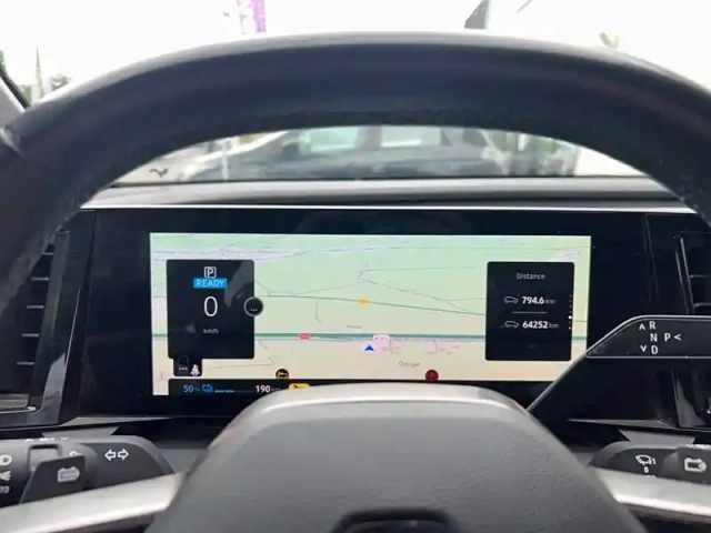 Renault Megane e-tech ev60 220 ch super charge — photo 28