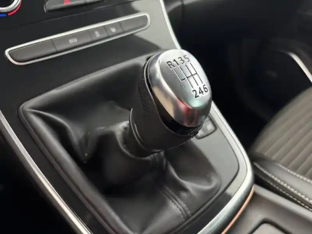 Renault Scenic blue dci 150 — photo 22