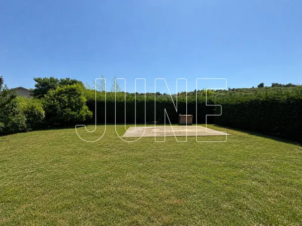 Terrain plat proche centre