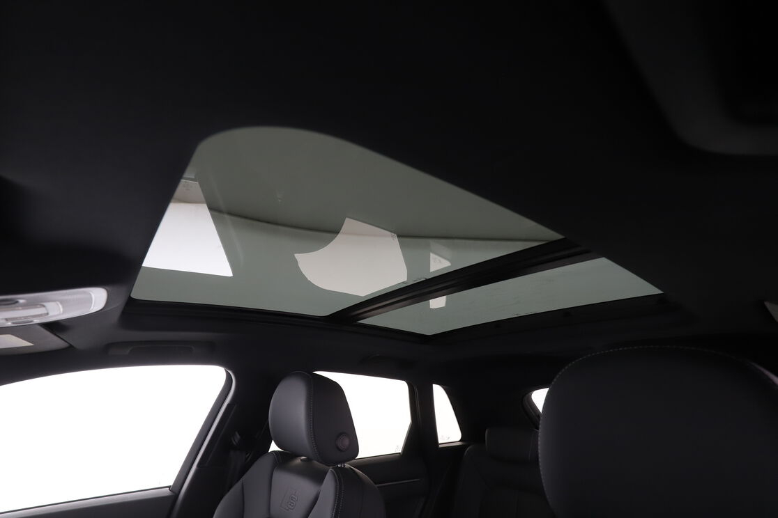 Audi Q3 35 TDI S Line S Tronic 7 — photo 10