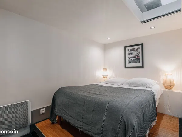 Coin nuit fermé à louer dans une colocation - Biarritz