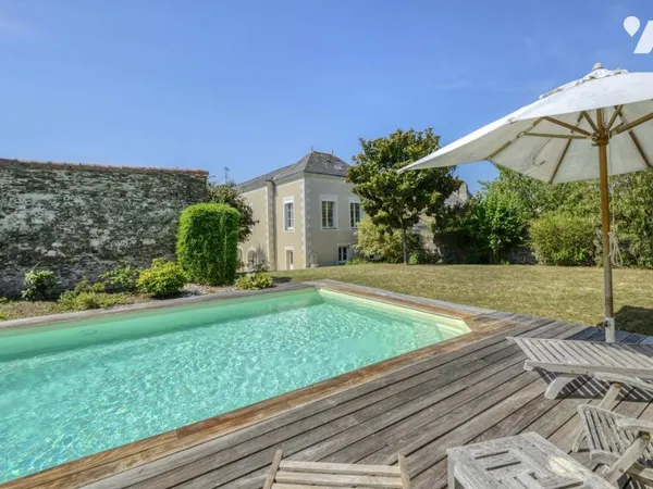 Maison 12 pièces 310 m²