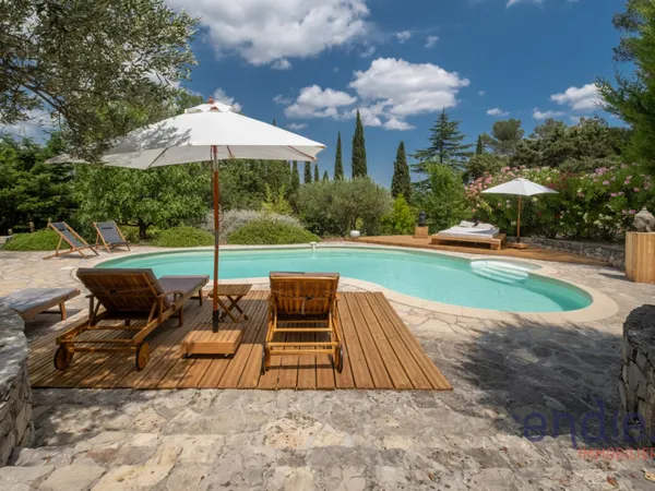 Maison 10 pièces 400 m²