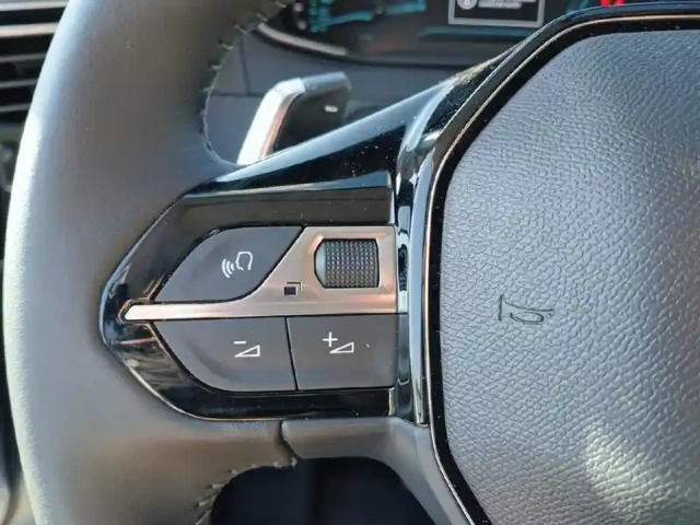 Peugeot 208 hybrid 110 ch e-dcs6 style — photo 19