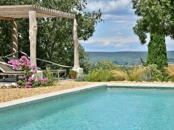 Maison 8 pièces 250 m²
