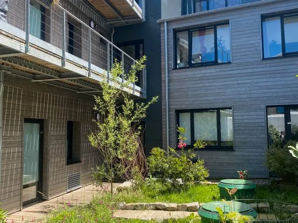 T3 de 92m2 (quartier plage), donnant sur jardin calme, à louer à partir de mi décembre