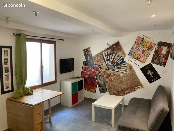 🏡 Appartement meublé et climatisé - Place du Forum, centre-ville d'Arles