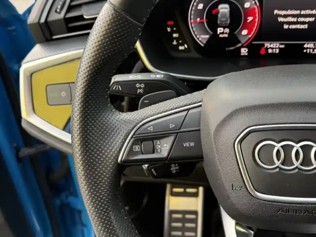 Audi Q3 35 tfsi 1.5 150 s line s-troni — photo 17