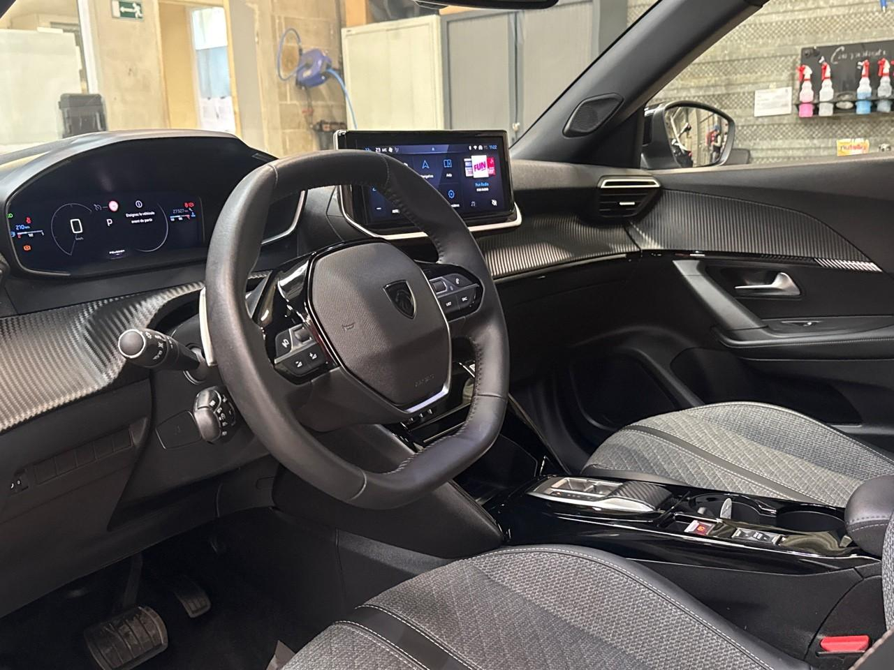 Peugeot 2008 1.2 puretech 130ch s&s allure eat8 — photo 29