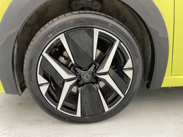 Peugeot 208 puretech 100 s&amp;s bvm6 — photo 32