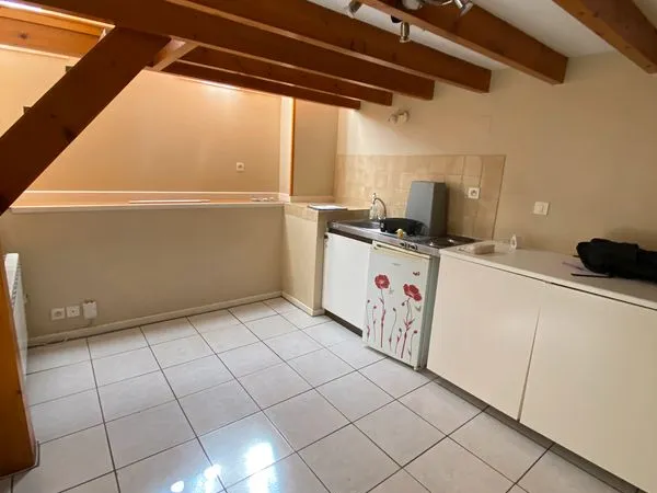 Studio avec coin nuit en Mezzanine - Rue de Saint-Genès, Bordeaux