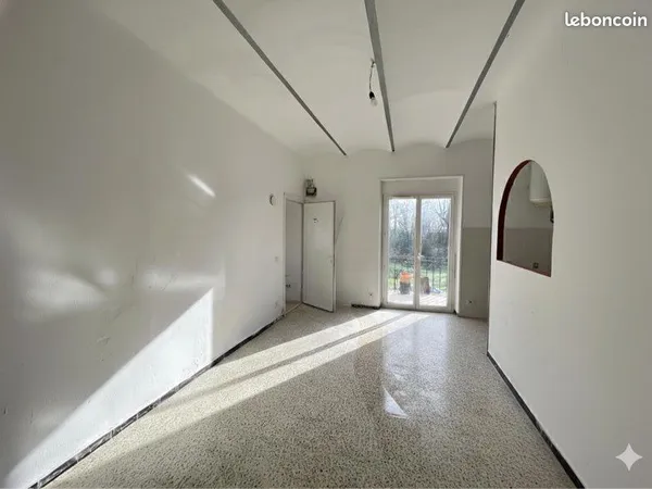 T2 40 m² avec balcon à Meyrannes