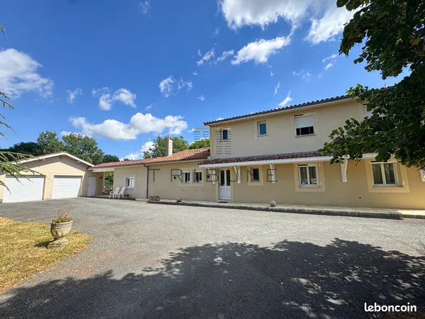 Maison 9 pièces 234 m²