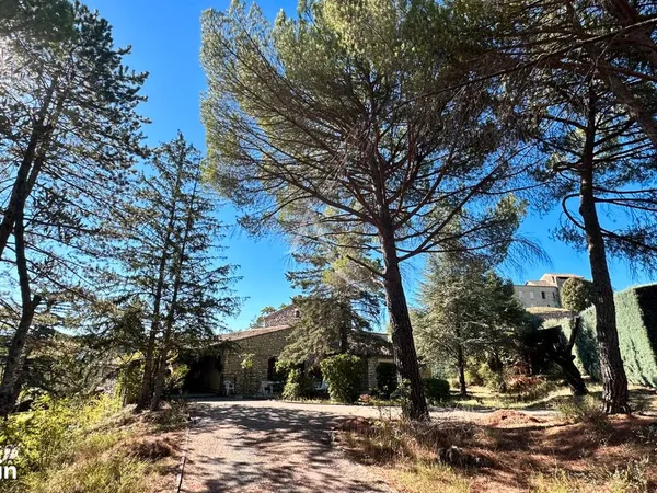 Maison 9 pièces 288 m²