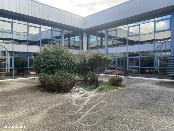 Bureaux 1659 m² LE MANS