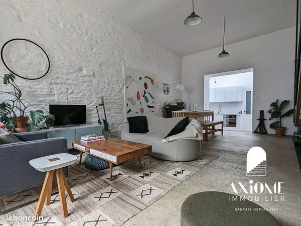 Loft 3 pièces 80 m²