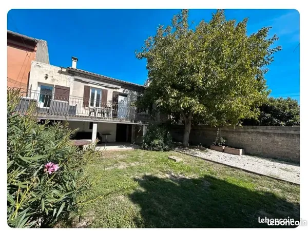 Maison avec jardin et terrasse