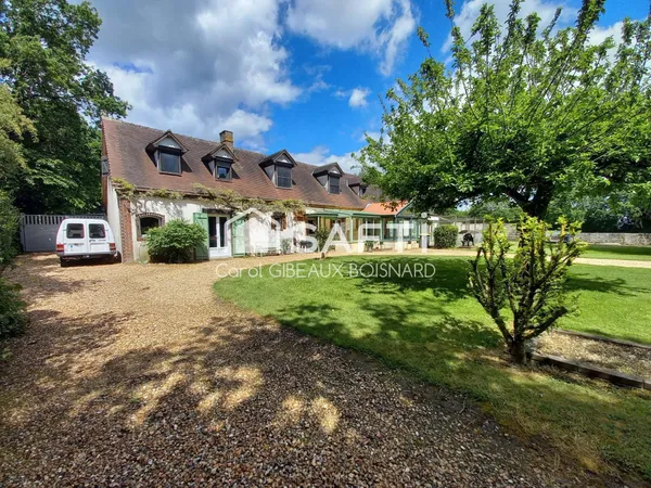 Propriété 17432m² avec 5 chambres, pré et box pour animaux