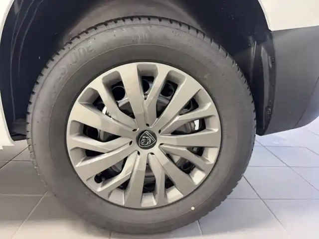 Peugeot Partner fourgon m diesel 100 ch manuelle — photo 5