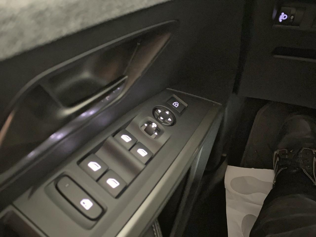 Peugeot 5008 hybrid 145 ch e-dcs6 allure — photo 20