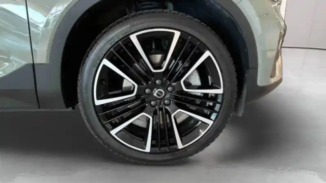 Volvo Xc40 t5 recharge 180+82 ch dct7 — photo 11
