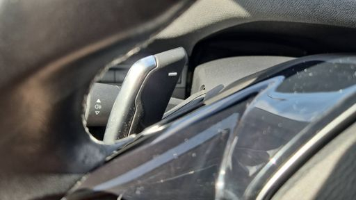 Peugeot 3008 1.6 THP 300 Hybrid4 EAT8 - Allure Pack – 2021 – 98045 km – Hybride rechargeable – Boîte Automatique — photo 6