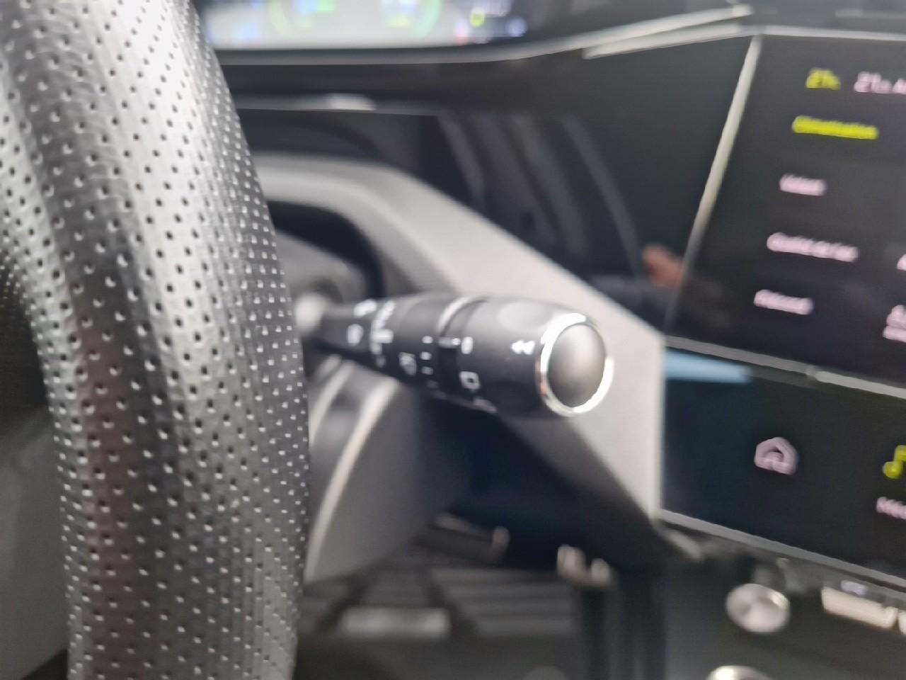 Peugeot 308 phev 180ch gt e-eat8 — photo 17