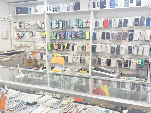 Cède fonds de commerce Boutique Téléphonie, Informatique & Réparation - 64m² Prix : 80 000