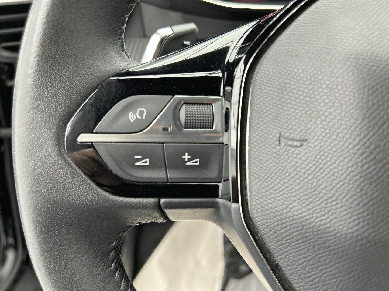 Peugeot 2008 puretech 130 s&s eat8 allure pack — photo 25