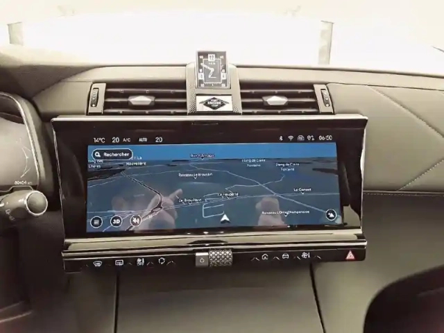 Ds Ds 7 hybride rechargeable e-tense 300 eat8 4x4 — photo 15