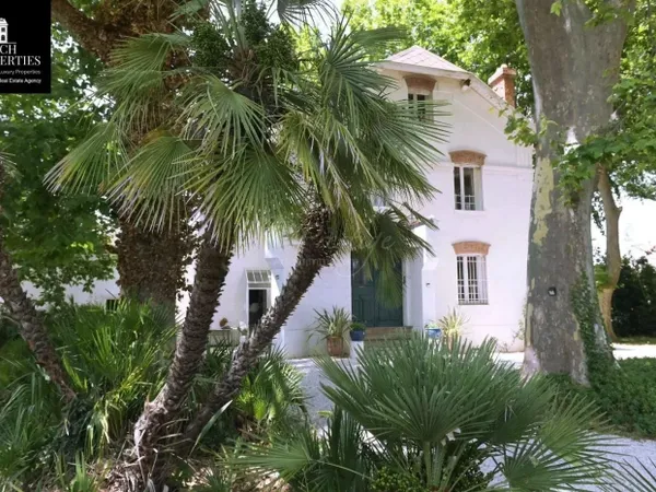 Maison de maître et sa maison d'Hôtes - Surf Hab 320 M² - Par ar