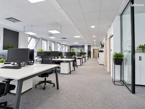 Bureaux 746 m²