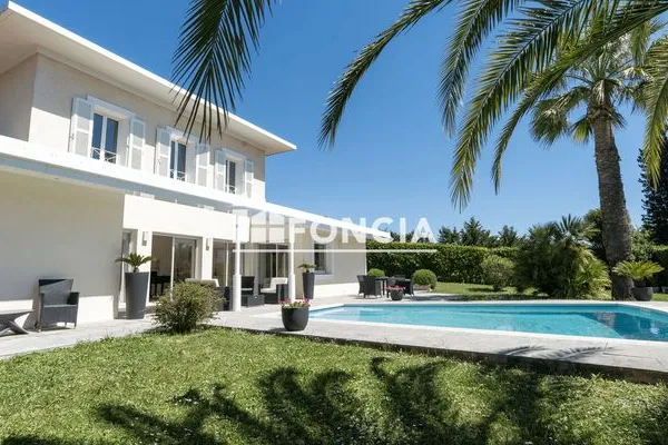 Maison 6 pièces 207 m²